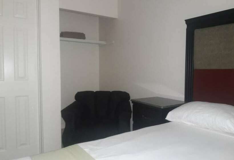 اتاق عادی, Los Forasteros