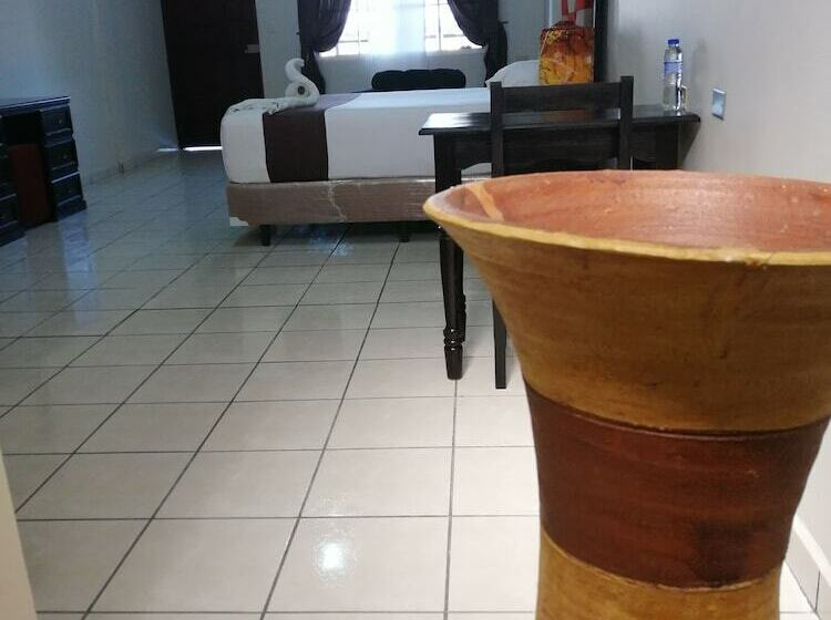 اتاق عادی, Los Forasteros