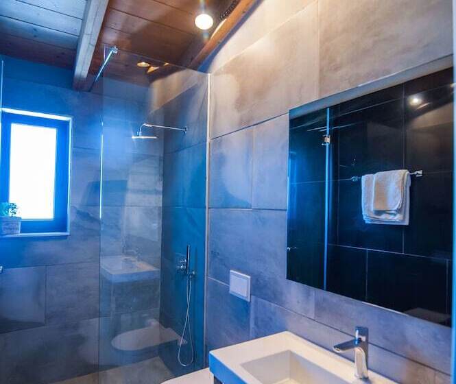 수피리어 스위트 바다 전망, Minoos