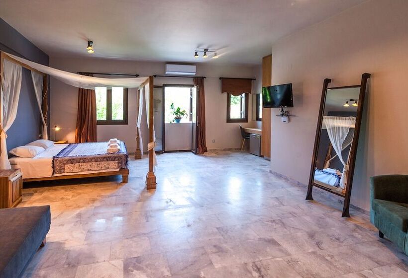 수피리어 트리플 룸, Minoos