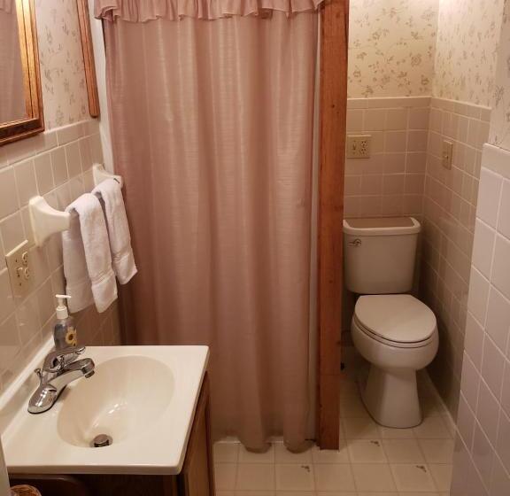 חדר סטנדרט נוף לגינה, Hudson Manor Bed & Breakfast