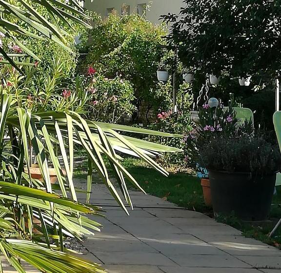 חדר קומפורט לשלושה, La Rosaliere