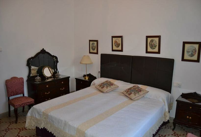 Дом 4 Спальни, Cas Carro