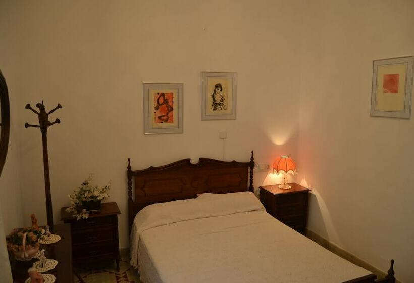 Дом 4 Спальни, Cas Carro