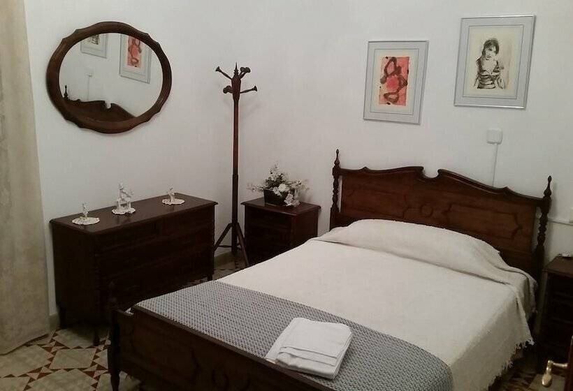 Дом 4 Спальни, Cas Carro