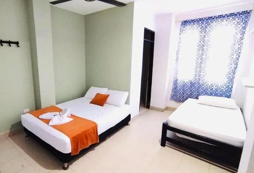 اتاق استاندارد سه نفره, Laurel Plaza 46