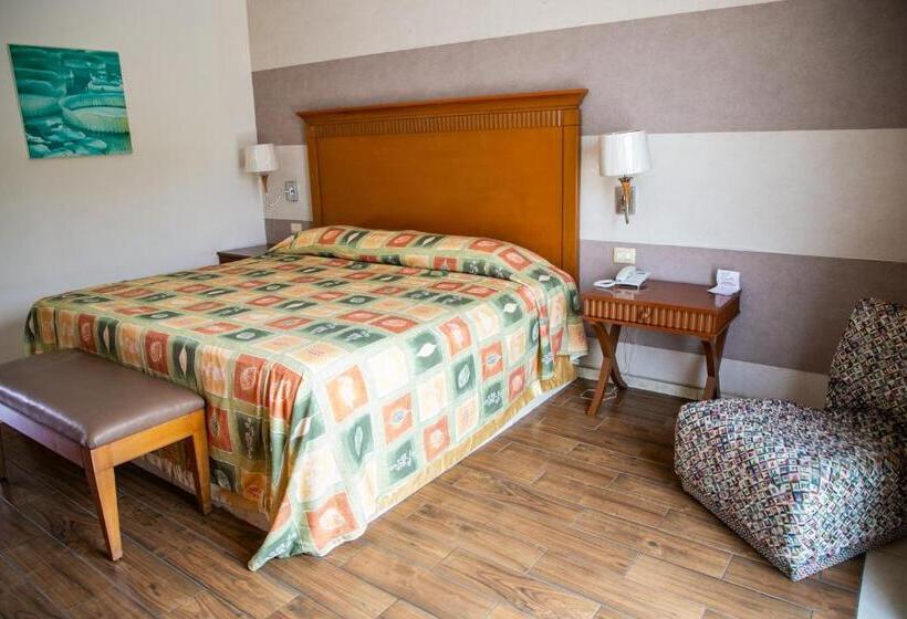 غرفة قياسية, Meson De La Rivera