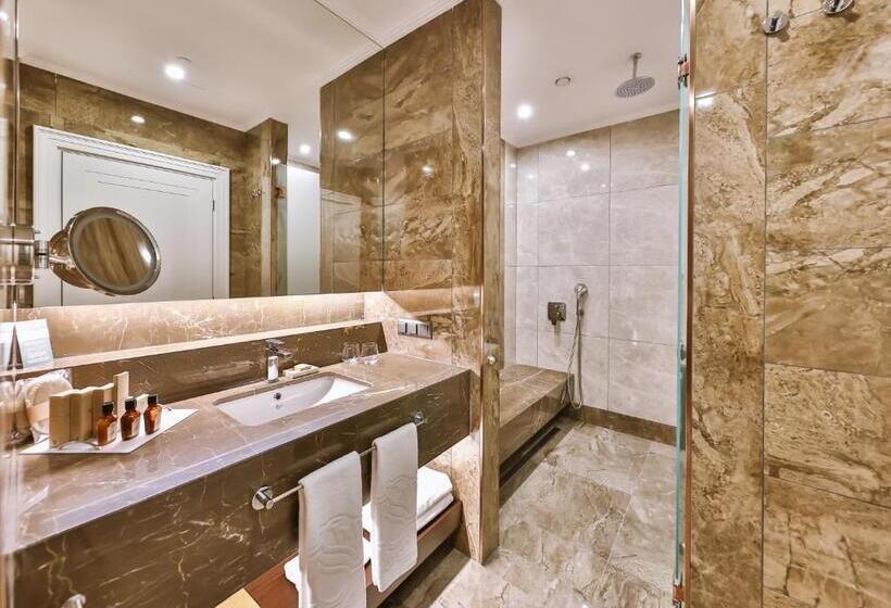 غرفة ديلوكس رباعية, Narven Wellness & Thermal