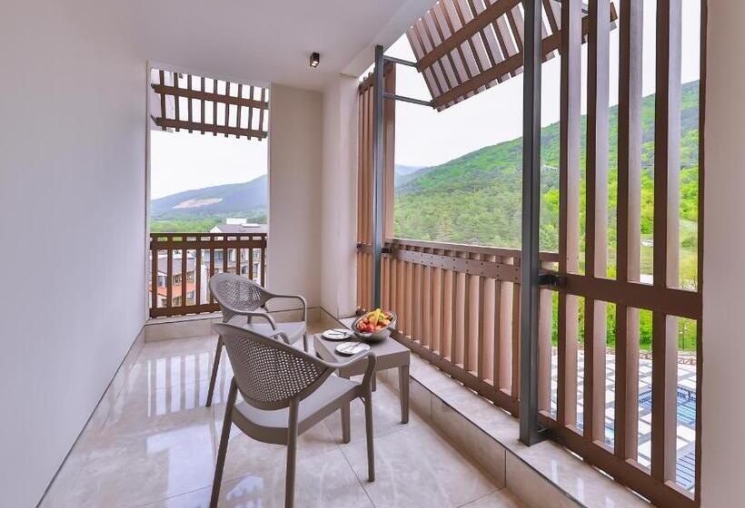 디럭스 4인 룸, Narven Wellness & Thermal