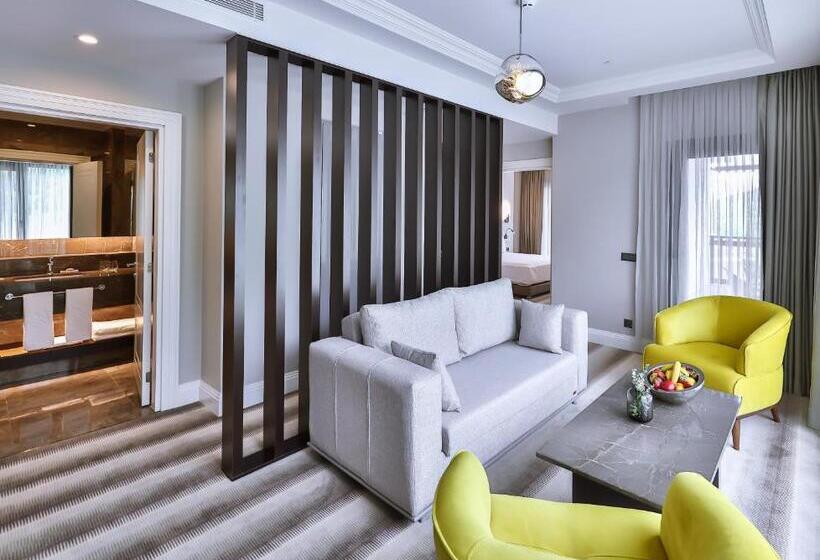 غرفة ديلوكس رباعية, Narven Wellness & Thermal