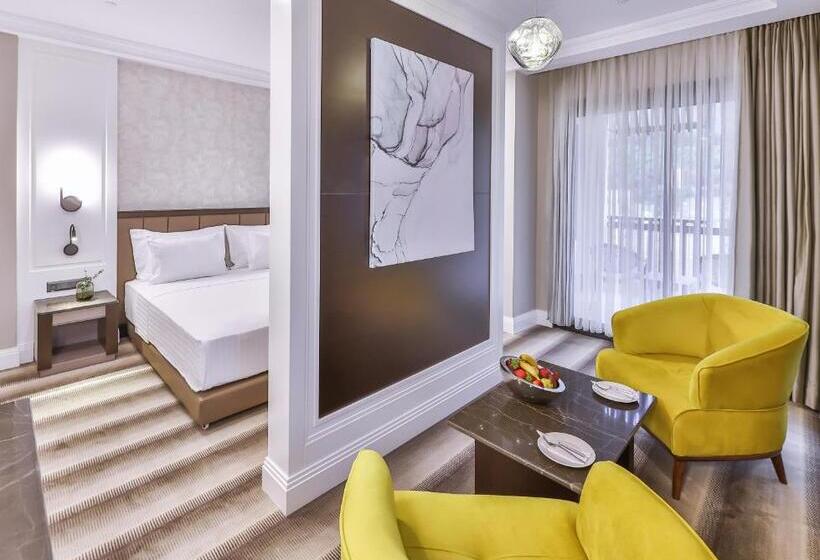 غرفة ديلوكس رباعية, Narven Wellness & Thermal