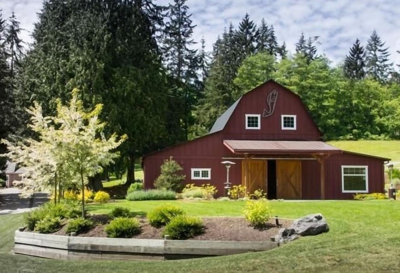 منزل غرفة نوم واحدة, Dancing Fish Farm