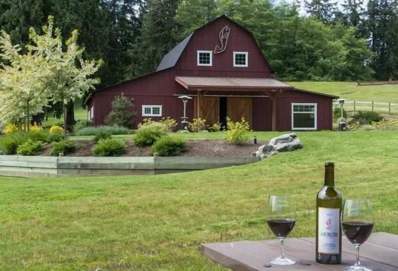 منزل غرفة نوم واحدة, Dancing Fish Farm