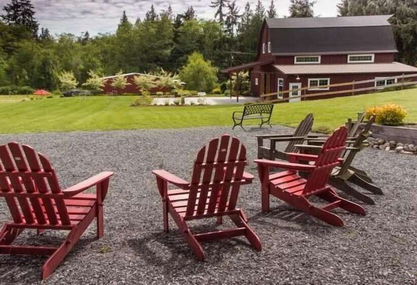 منزل غرفة نوم واحدة, Dancing Fish Farm