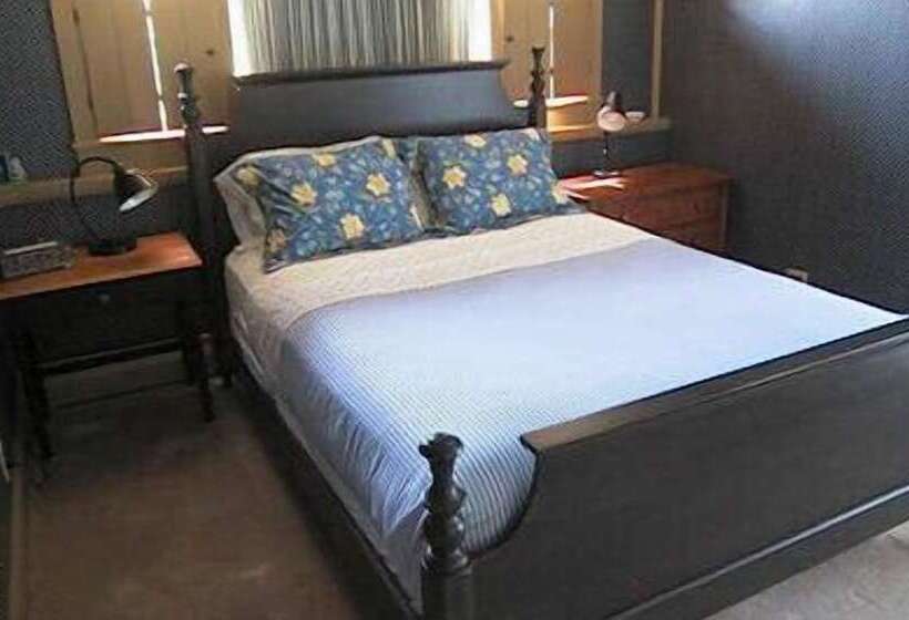 标准间带高尔夫, Inn At Neshobe River