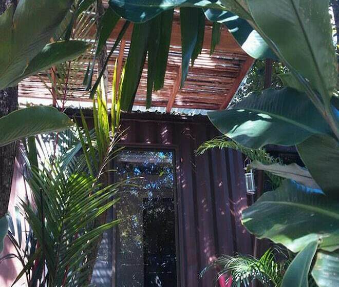 חדר סטנדרט לשלושה עם נוף לבריכה, Green Sanctuary