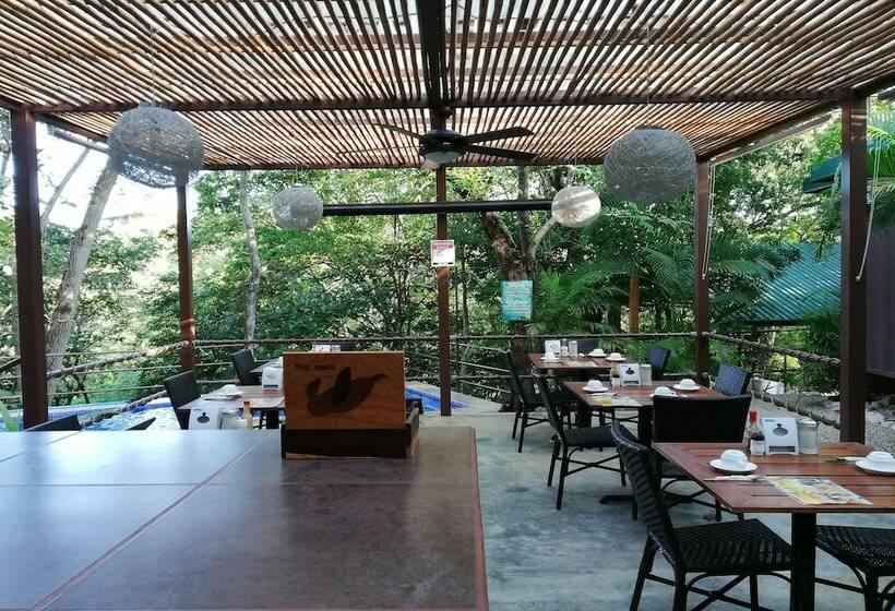 חדר סטנדרט לשלושה עם נוף לגינה, Green Sanctuary