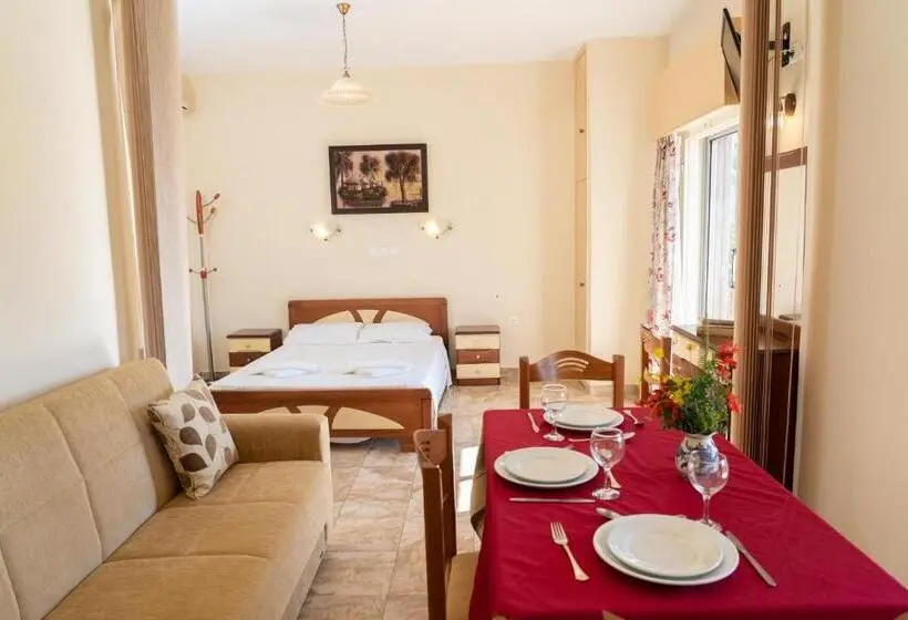 استودیو خانوادگی, Lorenzo House Apartments