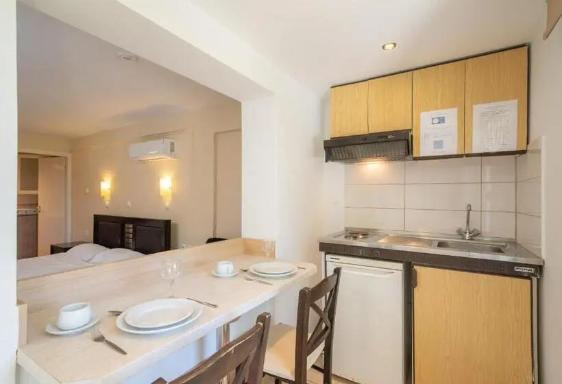 استودیوی استاندارد, Lorenzo House Apartments