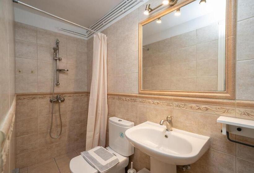 استودیوی استاندارد, Lorenzo House Apartments