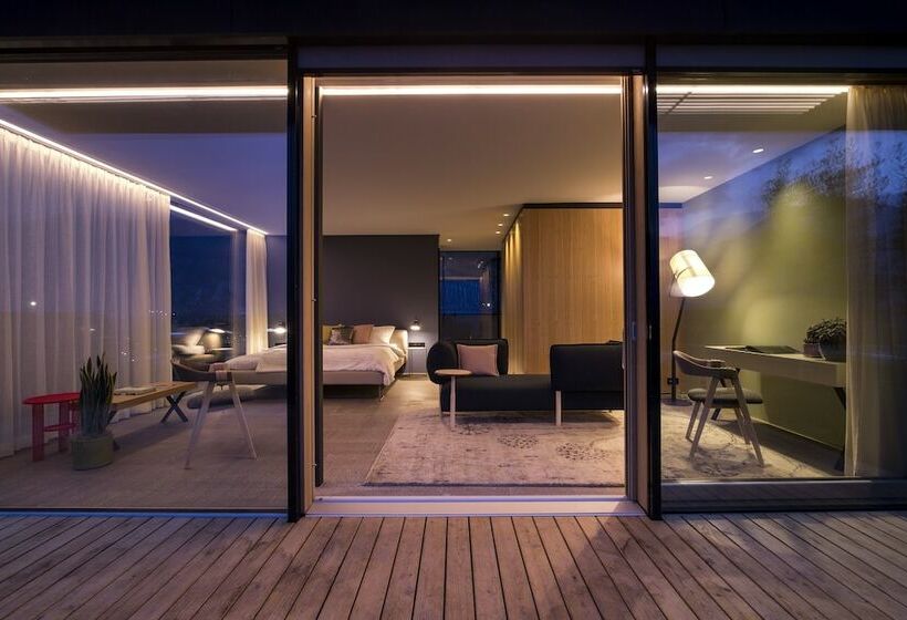 펜트하우스 룸, Muchele