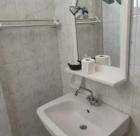 景色の見えるスタンダード４人部屋, Oscar Hotel Lefkada