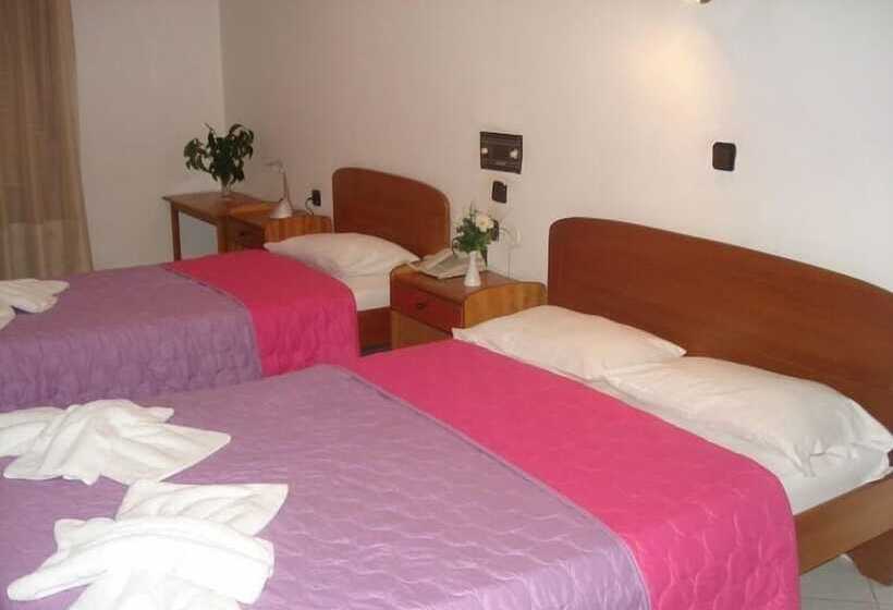 스탠다드 트리플 룸, Oscar Hotel Lefkada