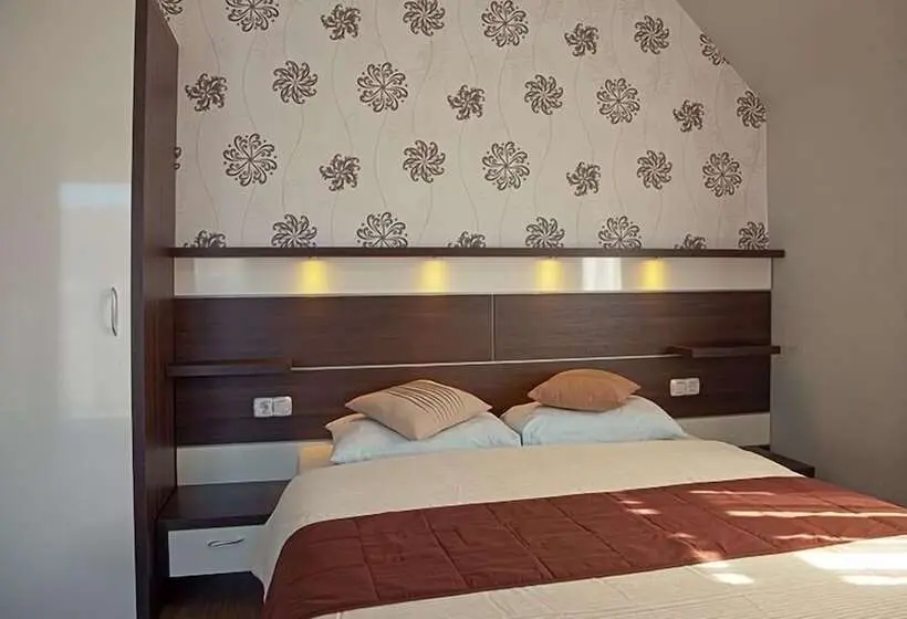 Superior-huone Puutarhanäkymä, Guesthouse Villa Plitvička