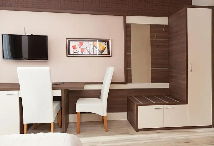 Superior-huone Puutarhanäkymä, Guesthouse Villa Plitvička