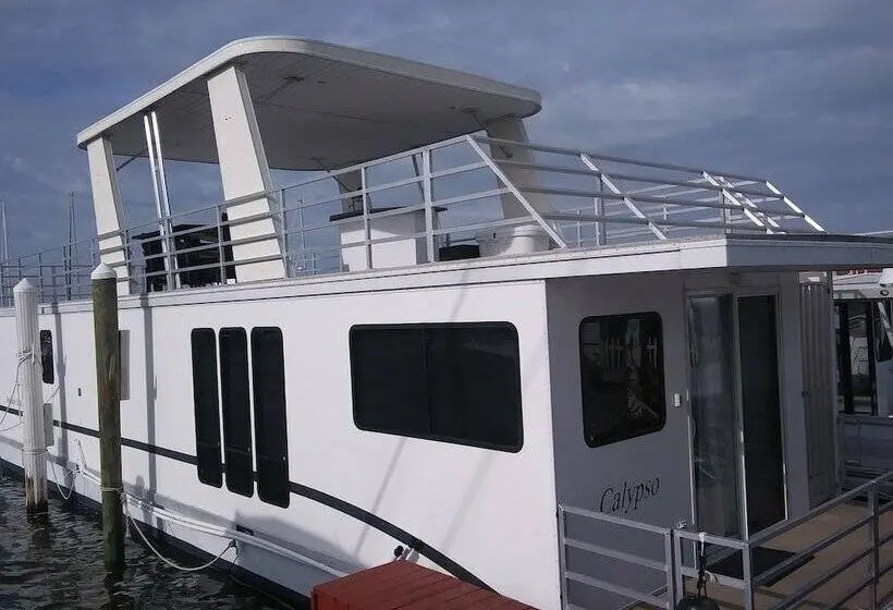 デラックススイートの３ベッドルーム, Mangrove Marina And Resort Aqualodge Houseboats