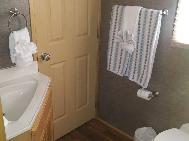 جناح ديلوكس 3 غرف نوم, Mangrove Marina And Resort Aqualodge Houseboats