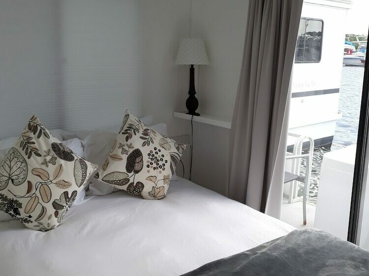 بنجلو قياسى, Mangrove Marina And Resort Aqualodge Houseboats