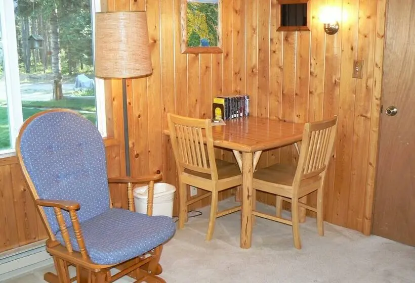 クイーンサイズベッドのスタンダードルーム, Smoky Bear Ranch Bed & Breakfast & Cabins