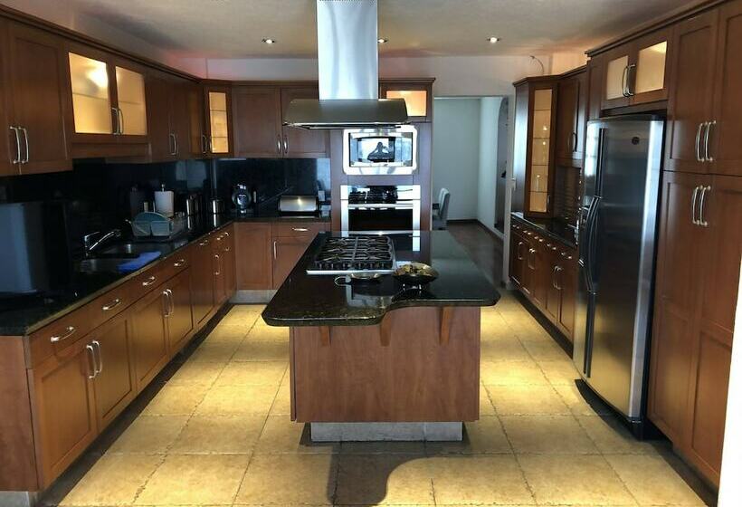 高级客房, Totalkey