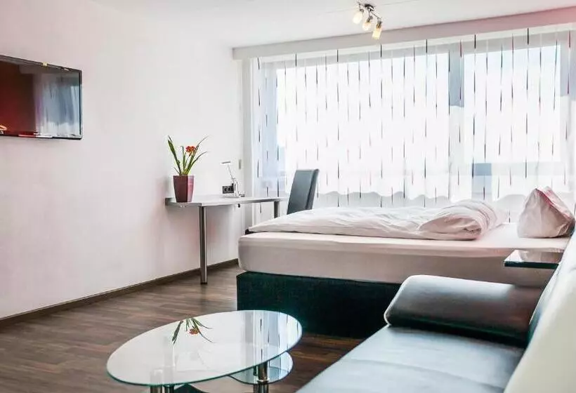 Huoneisto 1 Makuuhuone, City Hotel Heilbronn