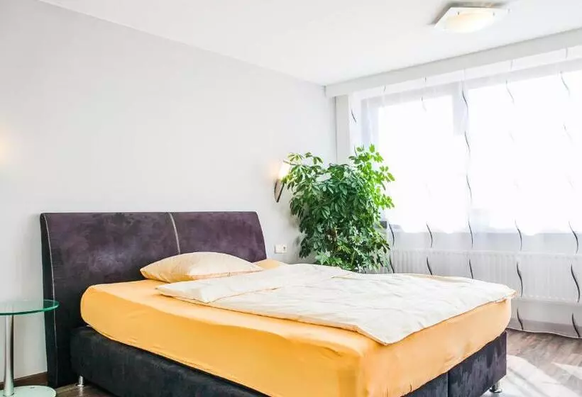 Huoneisto 1 Makuuhuone, City Hotel Heilbronn