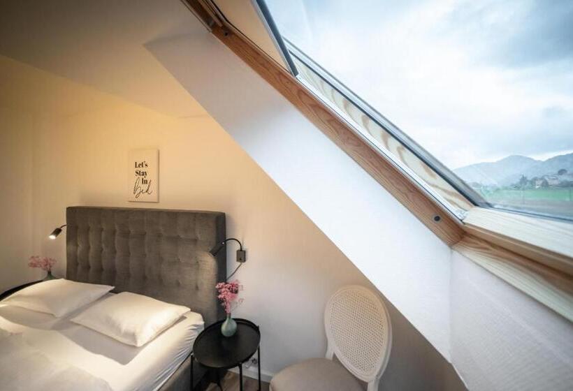 豪华房间, Engel 16