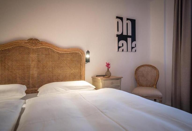 豪华房间, Engel 16