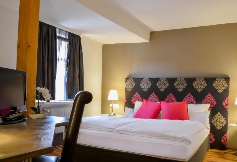 舒适型房间, Engel