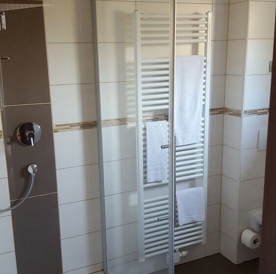 חדר סטנדרט לשלושה, Landgasthof Baumhof Tenne