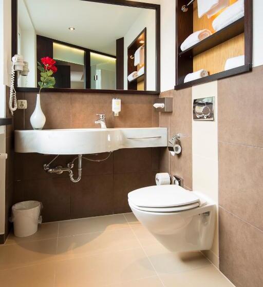 Номер Superior, L'escala