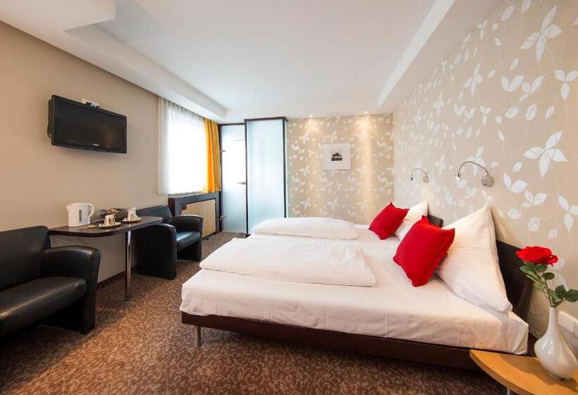 Номер Superior, L'escala