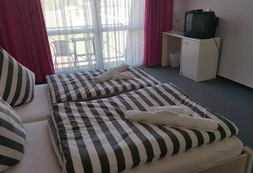 Standard Room with Balcony, Restaurant Teichaue