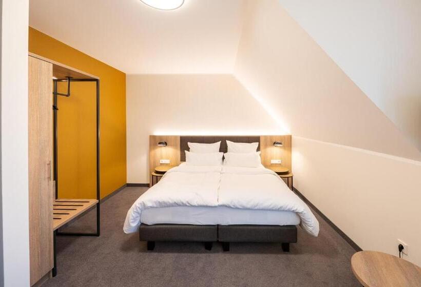Номер Стандарт, Rheinischer Hof