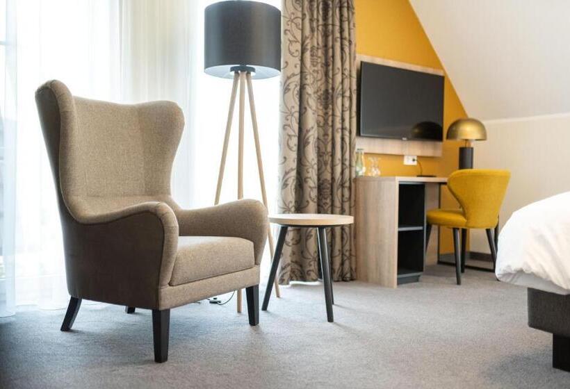 Номер Стандарт, Rheinischer Hof