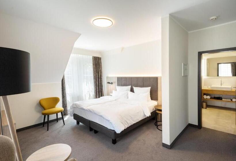 Номер Стандарт, Rheinischer Hof