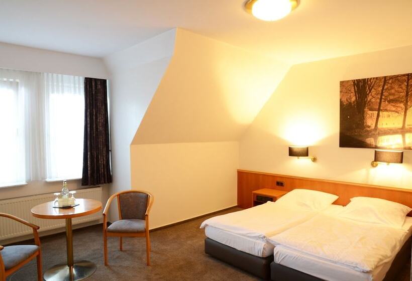 Номер Стандарт, Rheinischer Hof