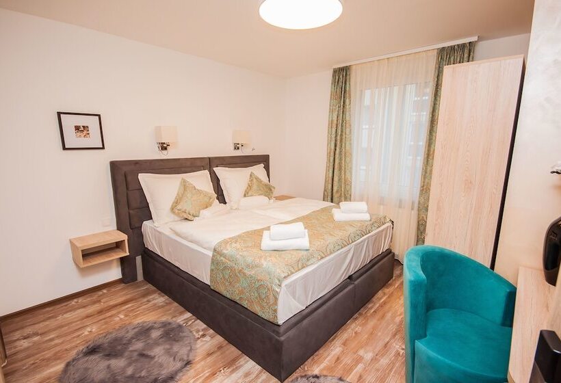 スタンダードルーム, Tiffany