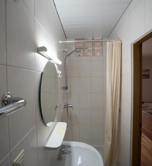 标准间, Zur Triftsperre