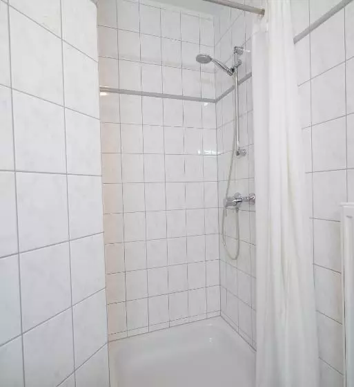 اتاق استاندارد با بالکن, Zur Triftsperre